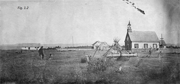 Titre : Photo de l' Église de Sept-Îles - Description : Photo de l'Église qui se trouve à l'onglet 12 de la pièce P-62. 
